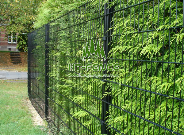 wire mesh fence panels