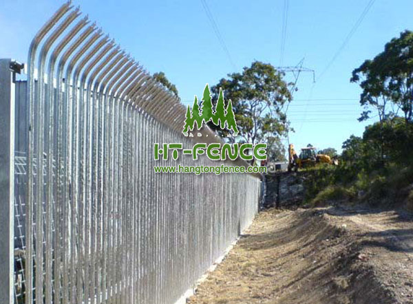 Bent top palisade fence