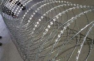 Concertina razor wire is manufacturering