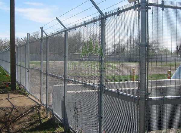 High security fence with razor&barbed wire