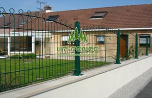 Considerations for choosing mesh panel fencing