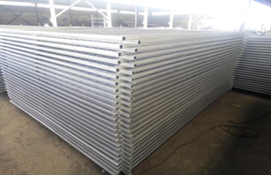 Production and loading of security fence products in our factory