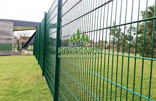 Characteristics of twin wire mesh fencing panel