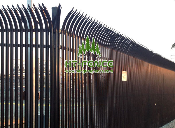 Bent top palisade fence