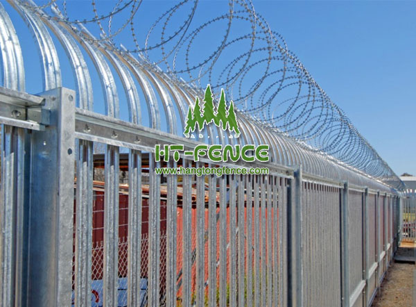 High security palisade fence